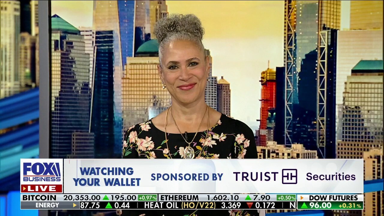 Smart shopping expert at ‘TrueTrae.com’ Trae Bodge breaks down her best savings tips and tricks as inflation rates continue to rise on ‘Mornings with Maria.’ 