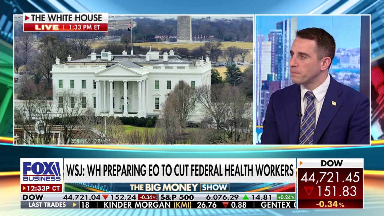 Trump, White House plan to cut federal health workers