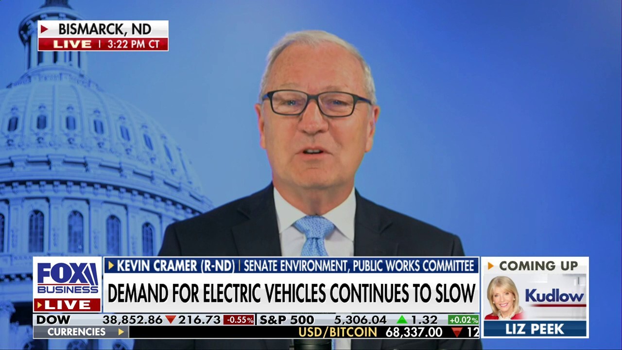  Sen. Kevin Cramer, R-N.D., reacts to Transportation Secretary Pete Buttigieg defending electric vehicle charger production on 'Kudlow.'