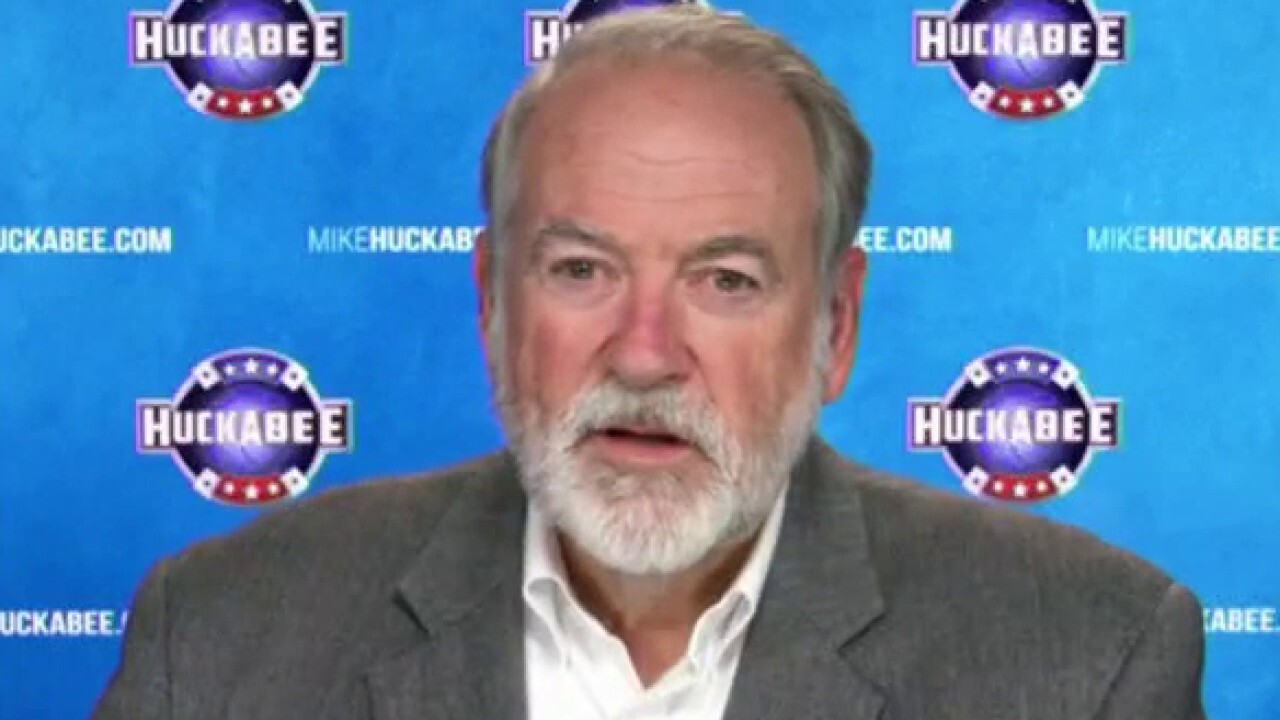  Mike Huckabee: Biden is compromised when it comes to China