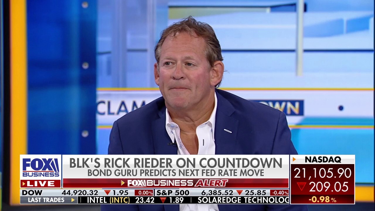 BlackRock Global Allocation Team Head Rick Rieder predicts the Fed's next moves on interest rates on 'The Claman Countdown.'