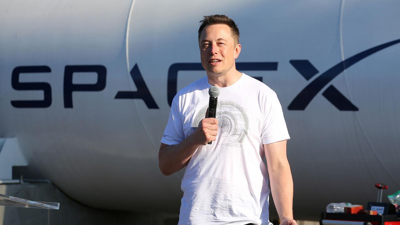 Elon Musk eyes 2019 Mars mission