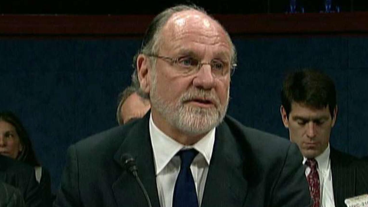 Jon Corzine spent past year pitching new hedge fund: Sources