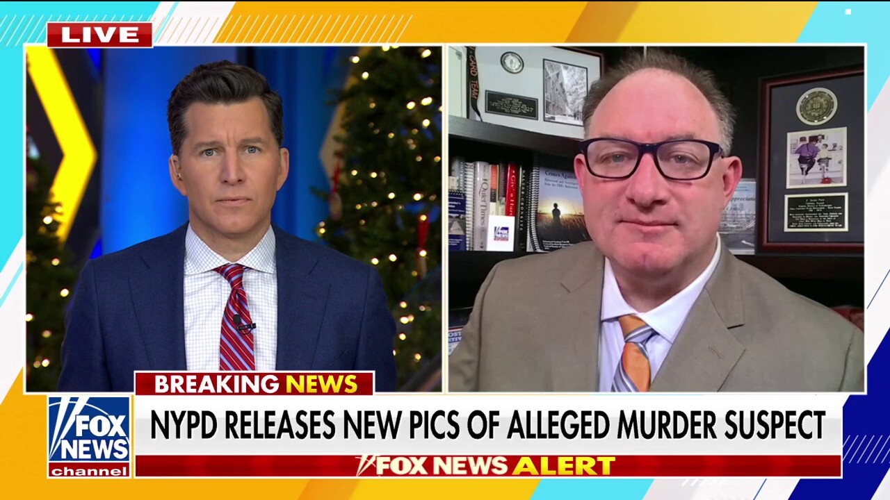 Former FBI special agent Jason Pack joins Fox and Friends Weekend to discuss the latest news in the manhunt for UnitedHealthcare CEO killer. 