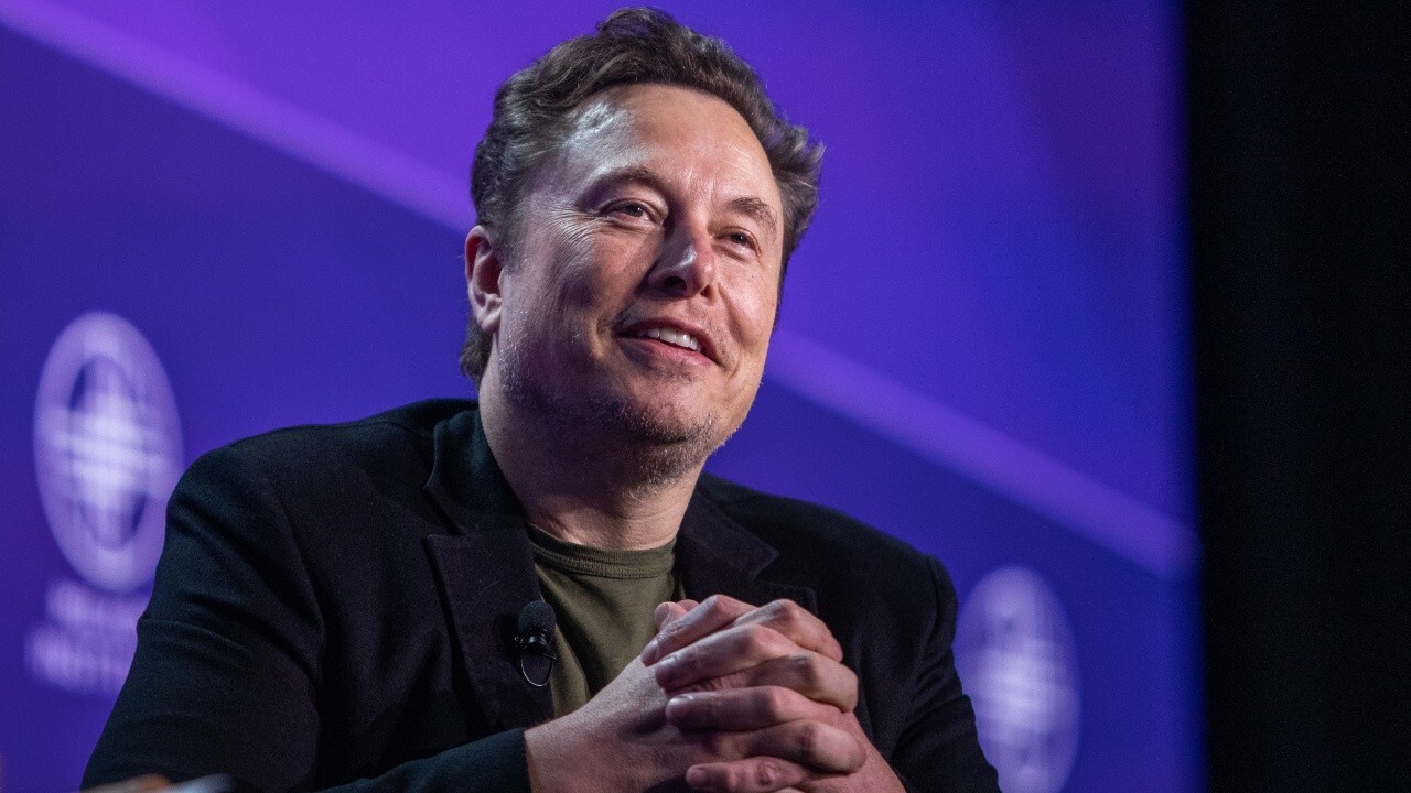 Elon Musk to unveil Tesla Robotaxi at Warner Bros Studios