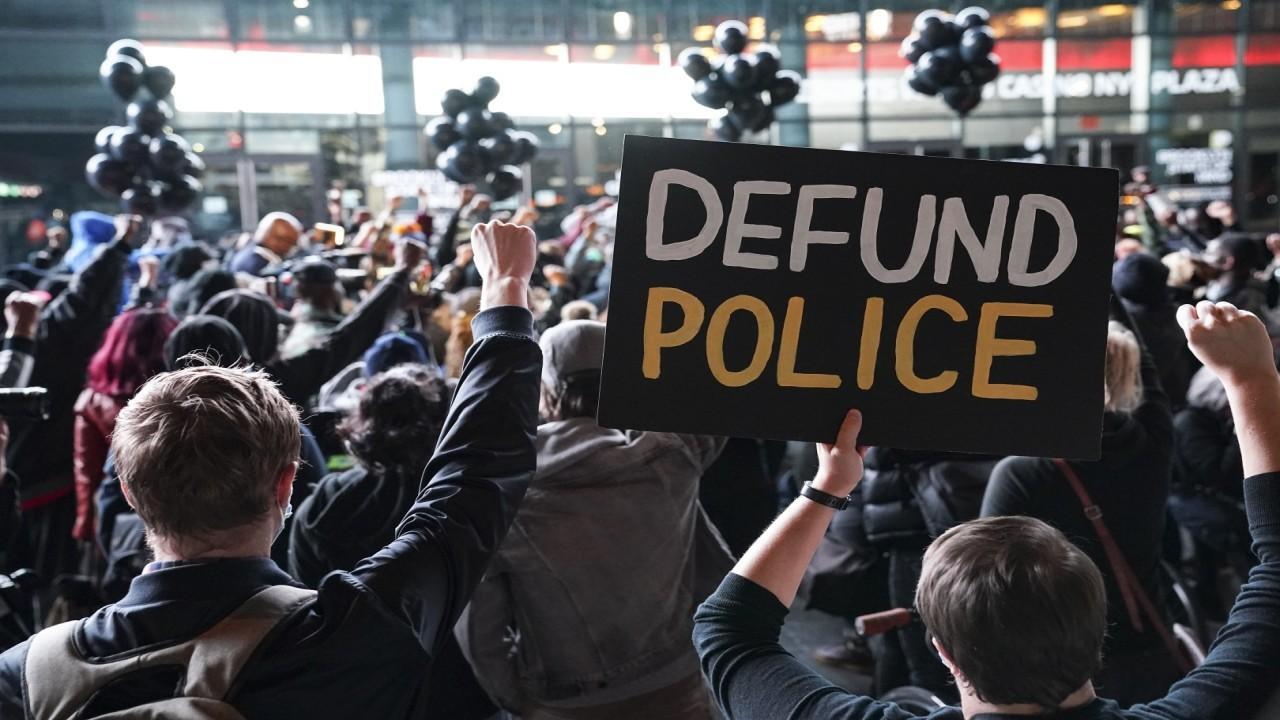 Ex-NYPD official: Residents in major cities do not want to defund the police 