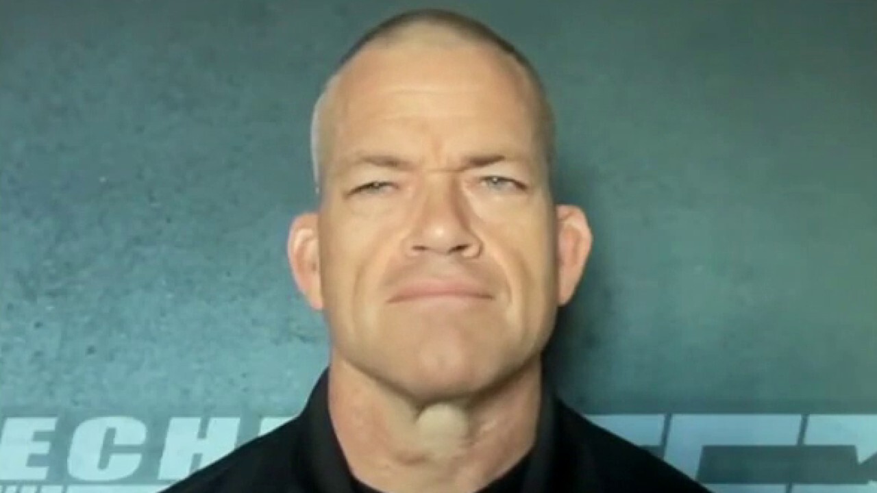 Retired Navy SEAL officer Jocko Willink identifies where Biden is failing as a leader after a recent Gallup poll showed poor leadership is a top issue with voters on 'Varney & Co.'