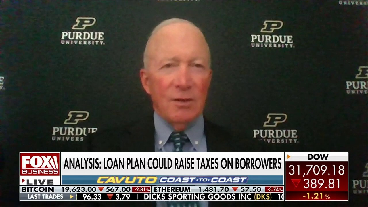 Purdue University president Mitch Daniels says the president's student loan handout will have serious long-term consequences on 'Cavuto: Coast to Coast.' 