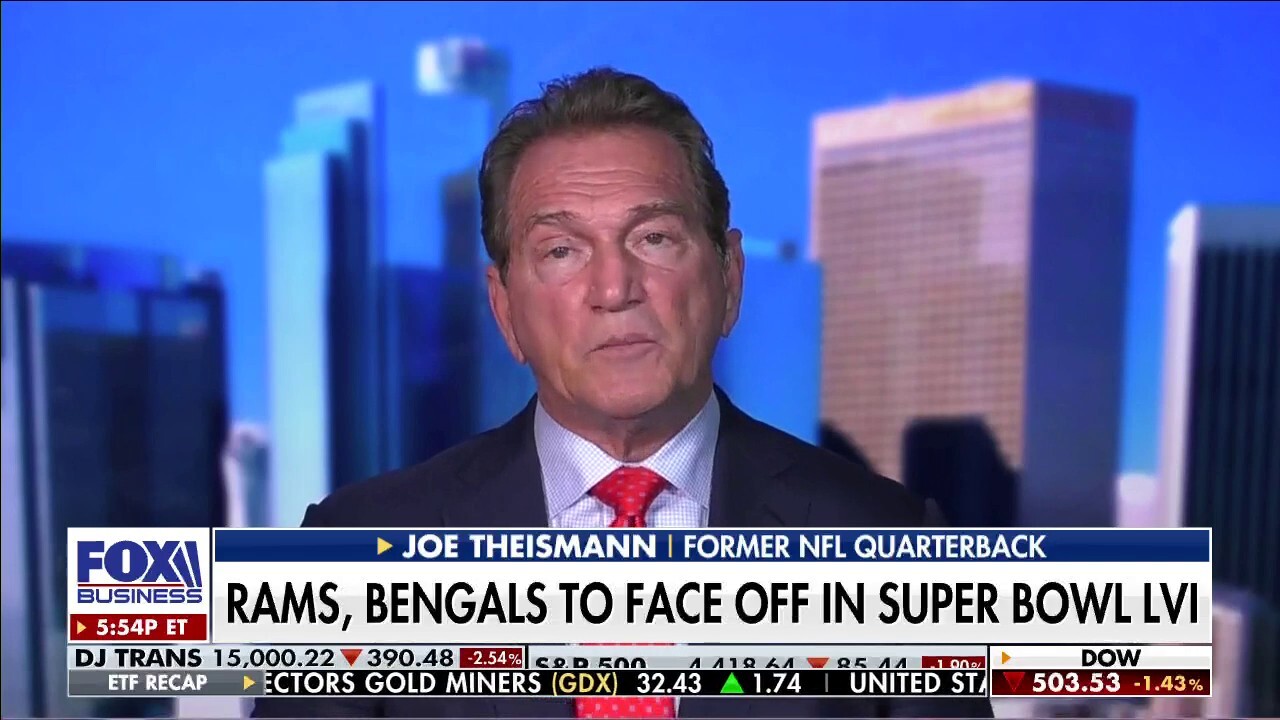 Former NFL quarterback and Super Bowl champion Joe Theismann discusses his predictions and updates for the upcoming Super Bowl on ‘Fox Business Tonight.’