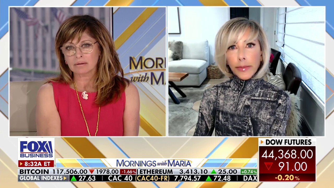 Macro Mavens President Stephanie Pomboy shares her thoughts on Fed Chair Jerome Powell's future and his decision to leave rates unchanged on 'Mornings with Maria.'