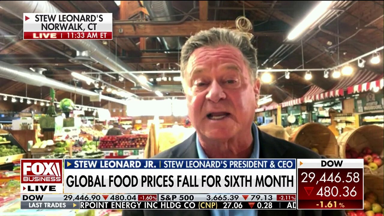 Stew Leonard’s CEO Stew Leonard Jr. says consumers are ‘tightening their belts’ at the grocery store amid decades-high inflation.