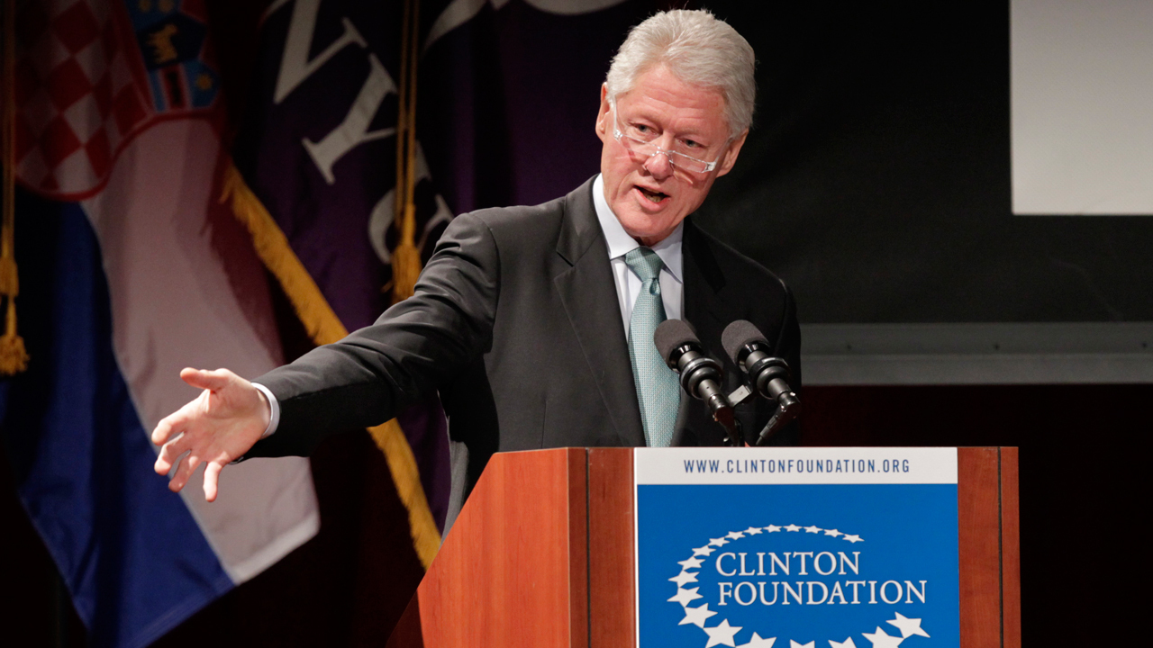 Clinton Foundation accepts $1M gift from Qatar