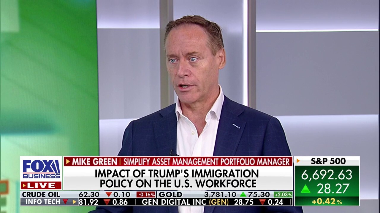 Chief strategist touts how one of Trump's policies 'SHAKES UP THE SYSTEM'