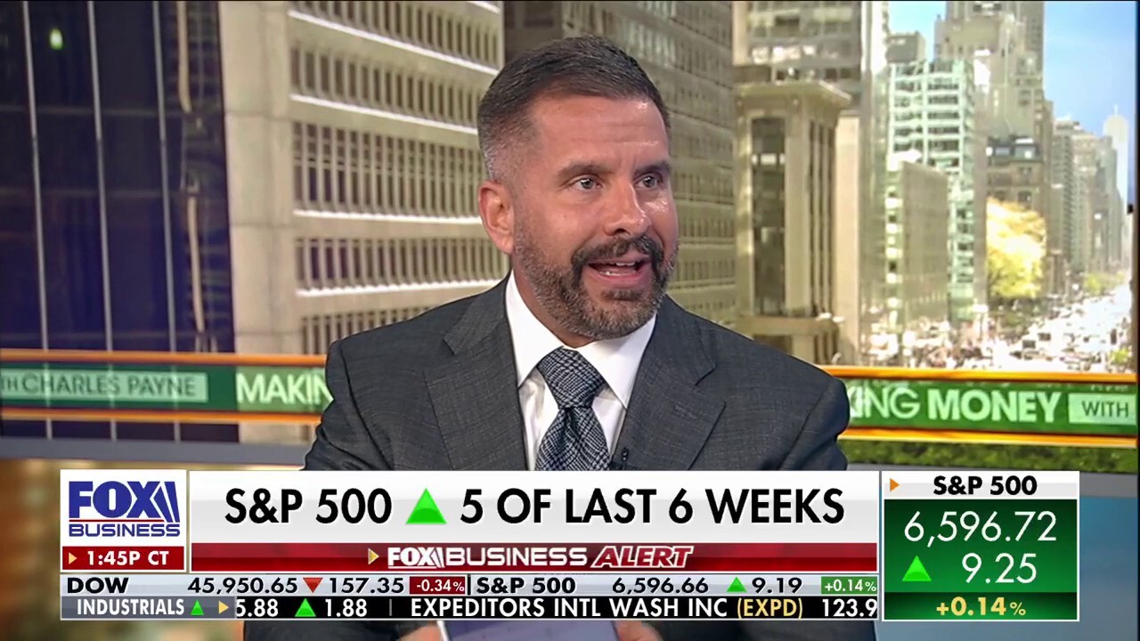 Wealth strategist pushes next generation to 'get in the market’