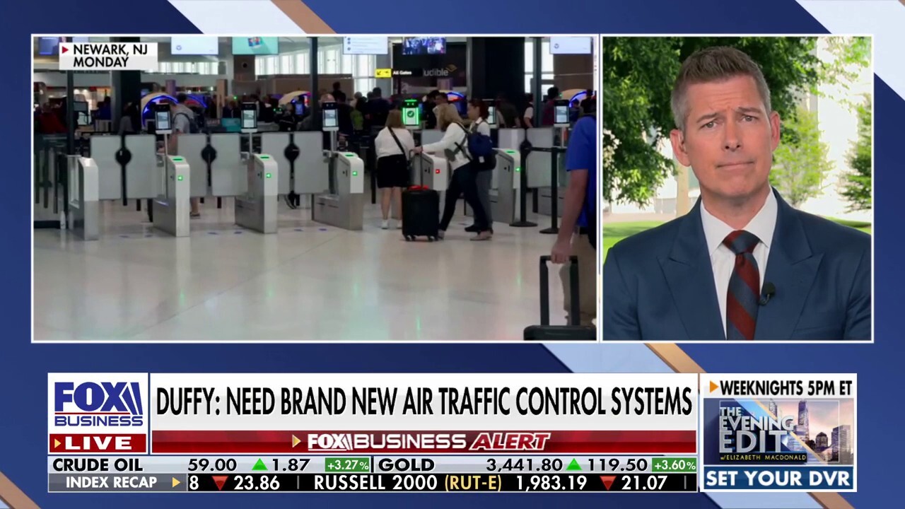 Transportation Secretary Sean Duffy discusses a 2024 Government Accountability Office report about the FAA's air traffic control systems on 'The Evening Edit.'