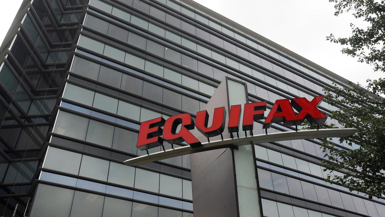 Senators put spotlight on Equifax executives 