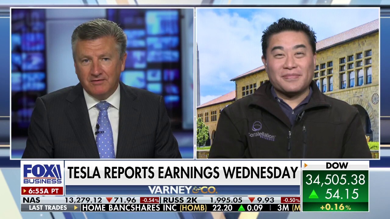 Constellation Research founder and author and R 'Ray' Wang joins host Ashley Webster to discuss Elon Musk's escalating battle to take over Twitter and earnings for Netflix and Tesla. 
