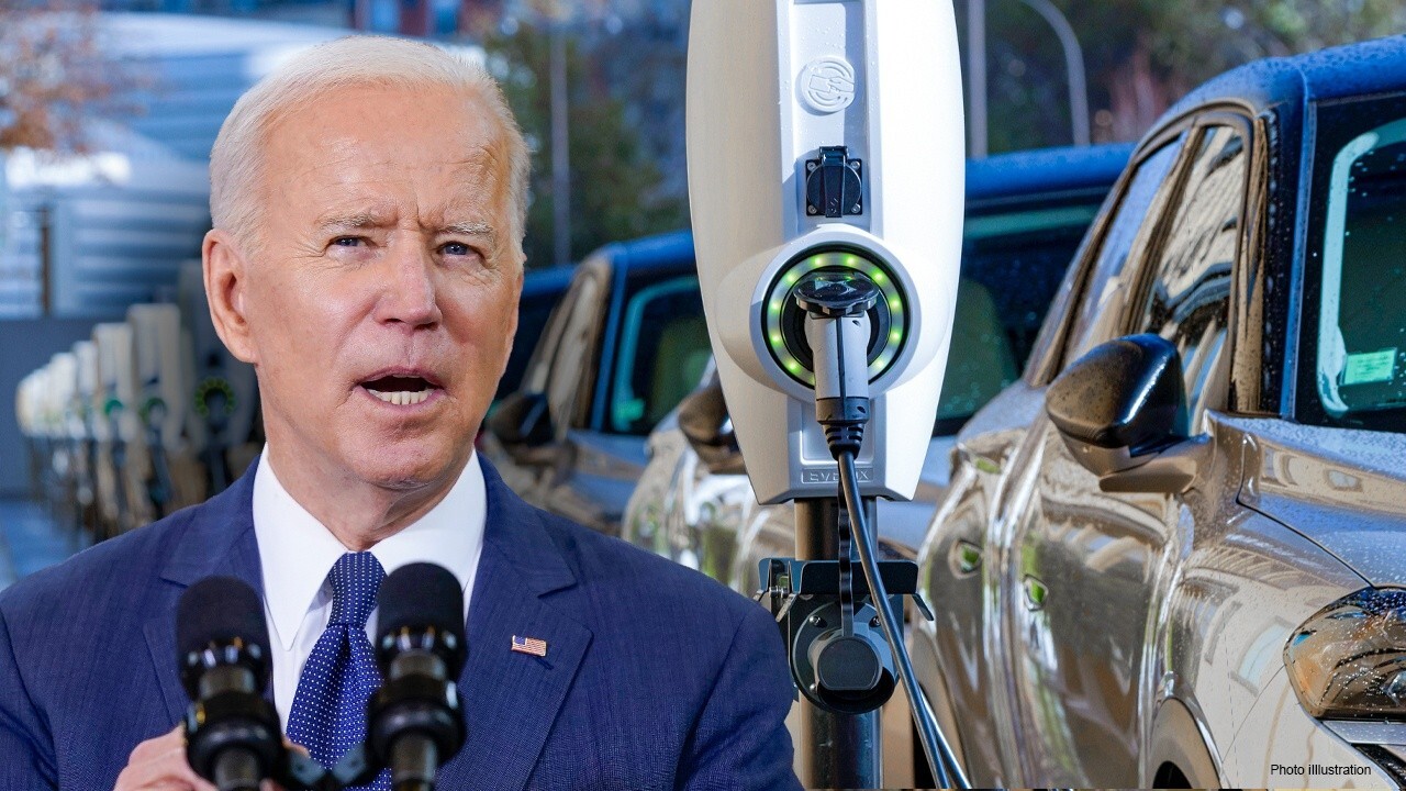 FoxNews.com automotive editor Gary Gastelu on President Biden's push for 50% of car sales to be electric and hybrid by 2030.