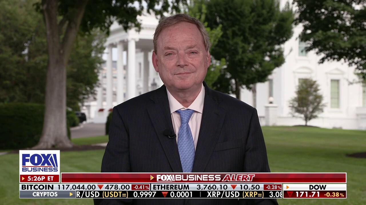 White House National Economic Council director Kevin Hassett discusses the U.S. economys 3% growth in the second quarter and the Federal Reserve leaving interest rates unchanged on The Evening Edit.