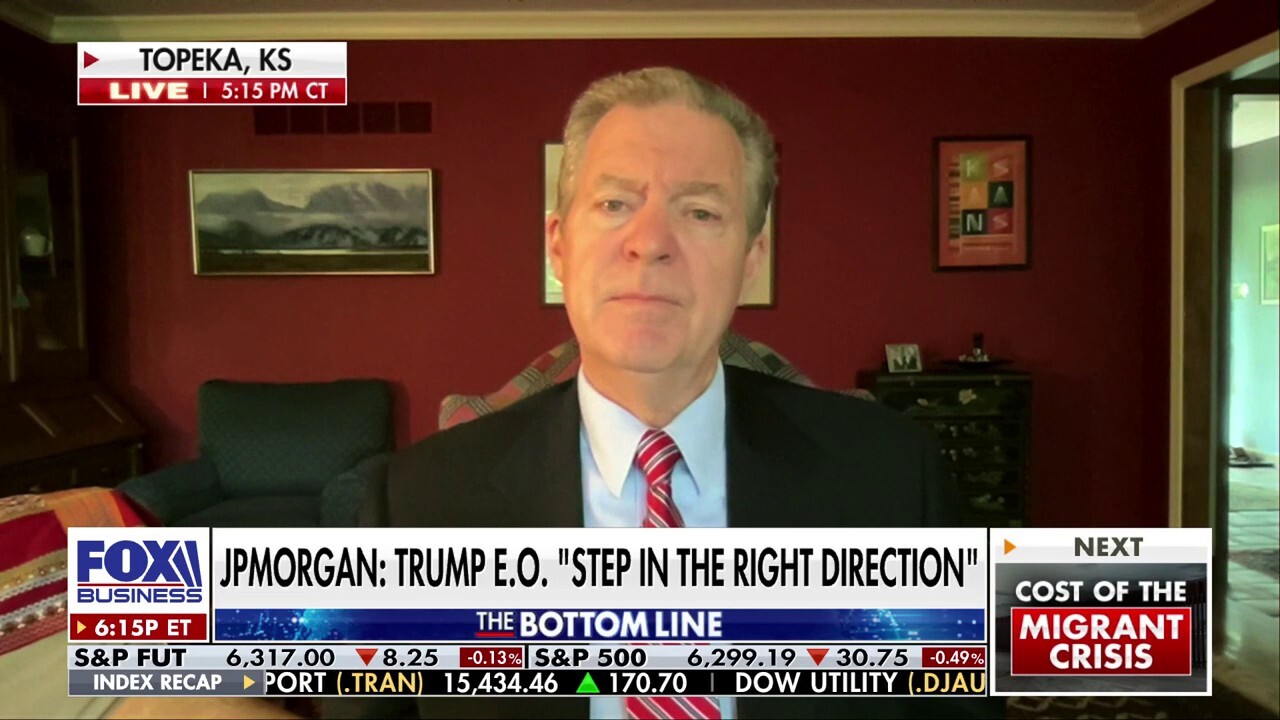 National Committee for Religious Freedom Chairman Sam Brownback discusses President Donald Trump’s debanking executive order on ‘The Bottom Line.’