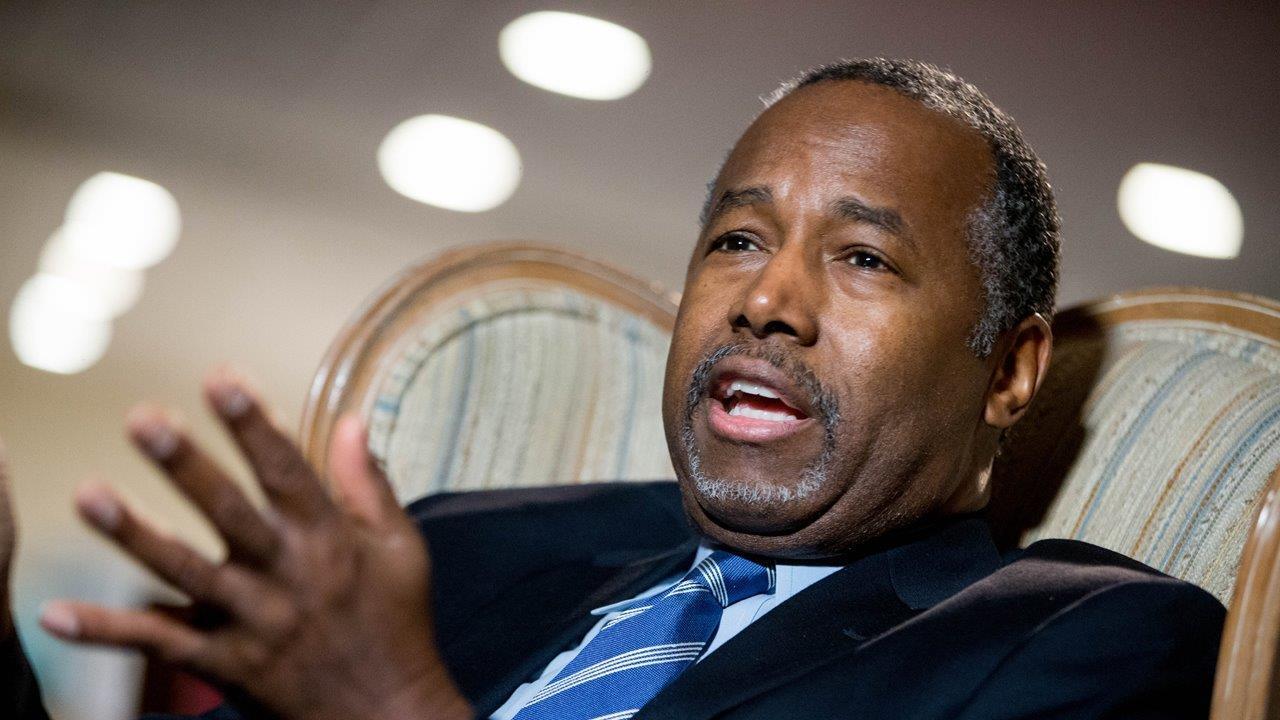 Two top Carson aides resign