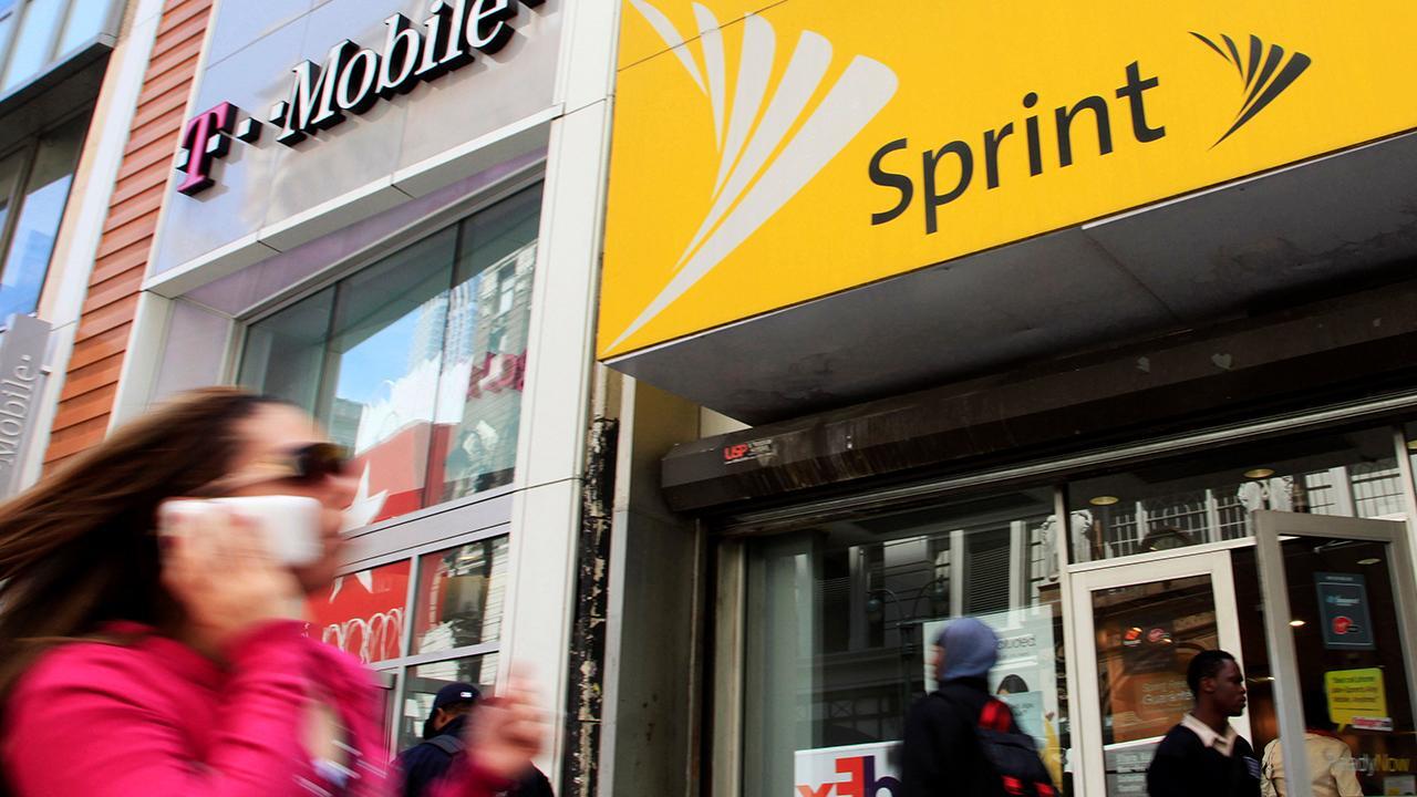 If Sprint-T-Mobile merger doesn’t go through, ‘all hell’s gonna break loose’: Gasparino 