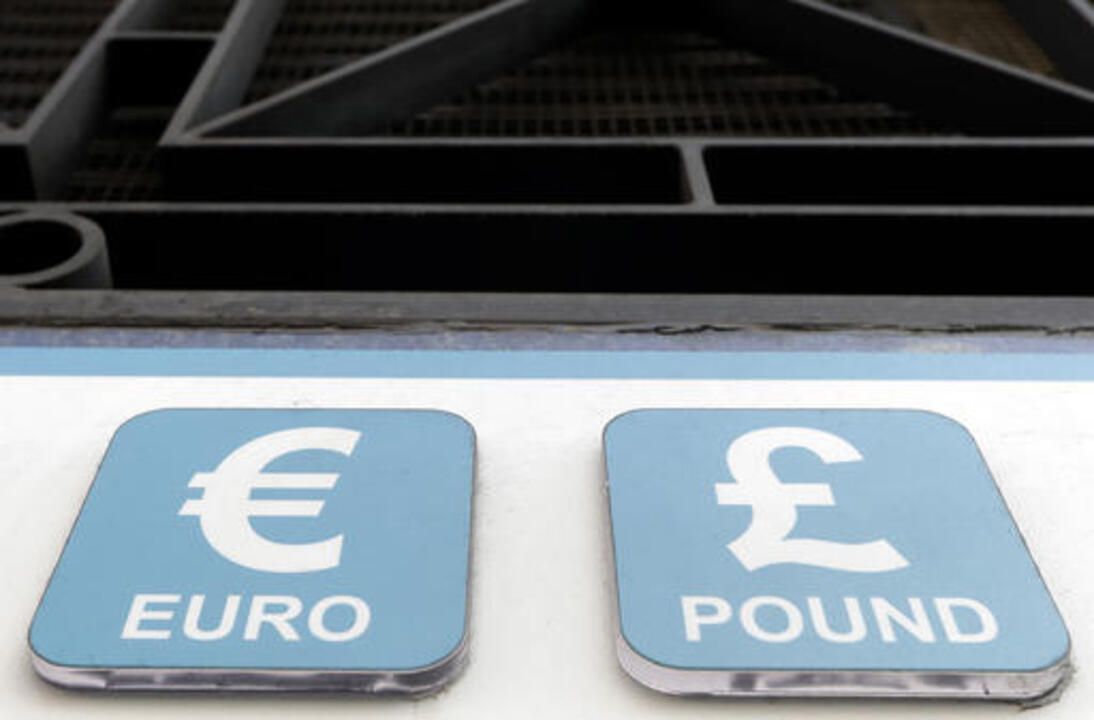British pound tumbles to 31-year low