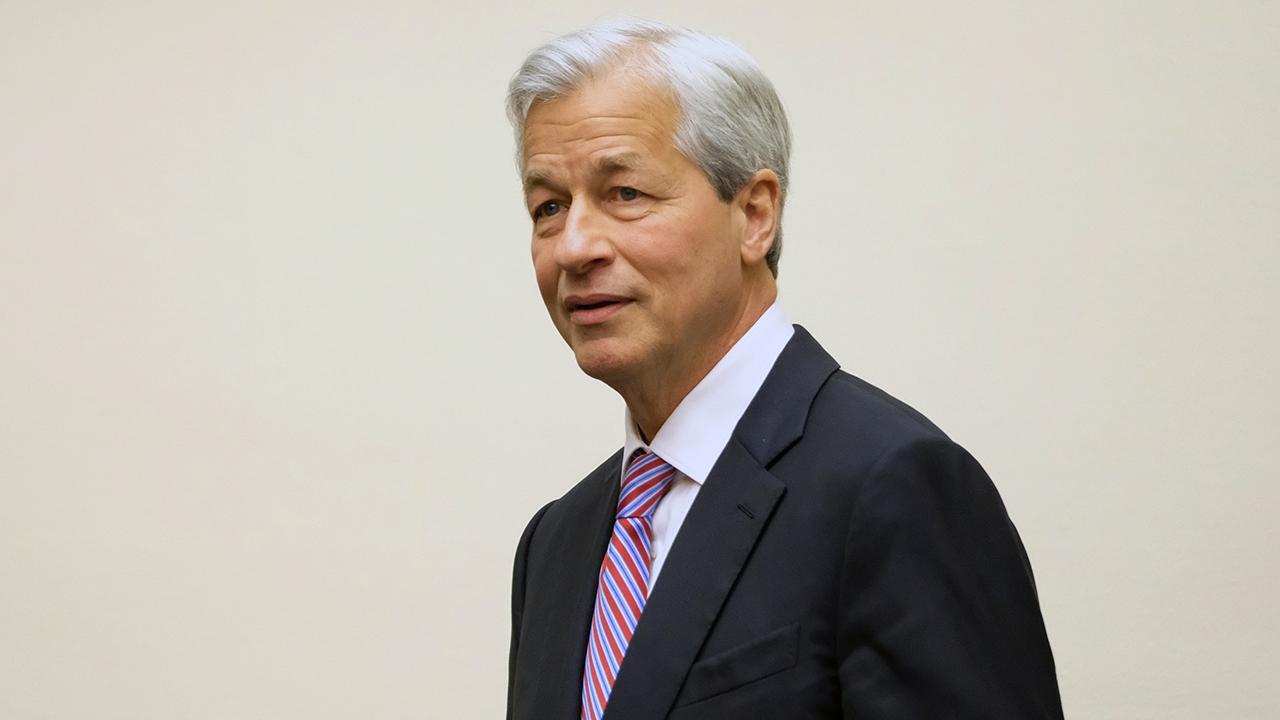 JPMorgan orders US employees to work from home