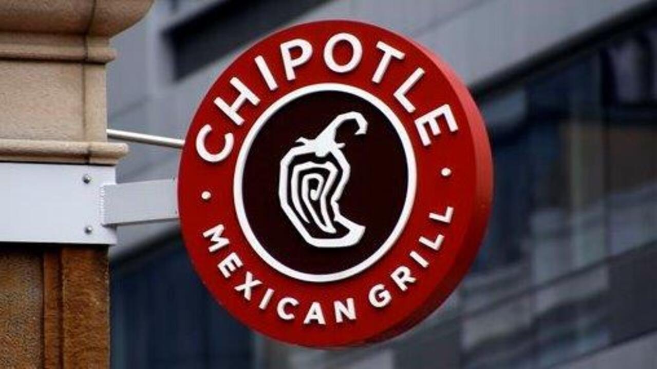 Fast-food rivals find love in new Chipotle ad