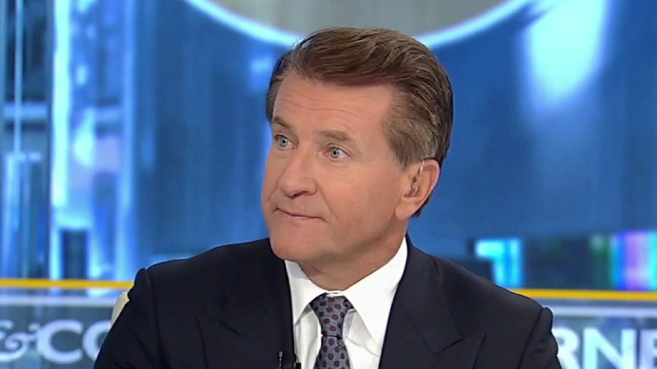 An Ex-FBI Negotiator Used 2 Simple Questions to Sell to 'Shark Tank'  Investor Robert Herjavec