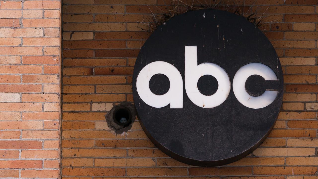 ABC suspends Brian Ross over erroneous Trump reports