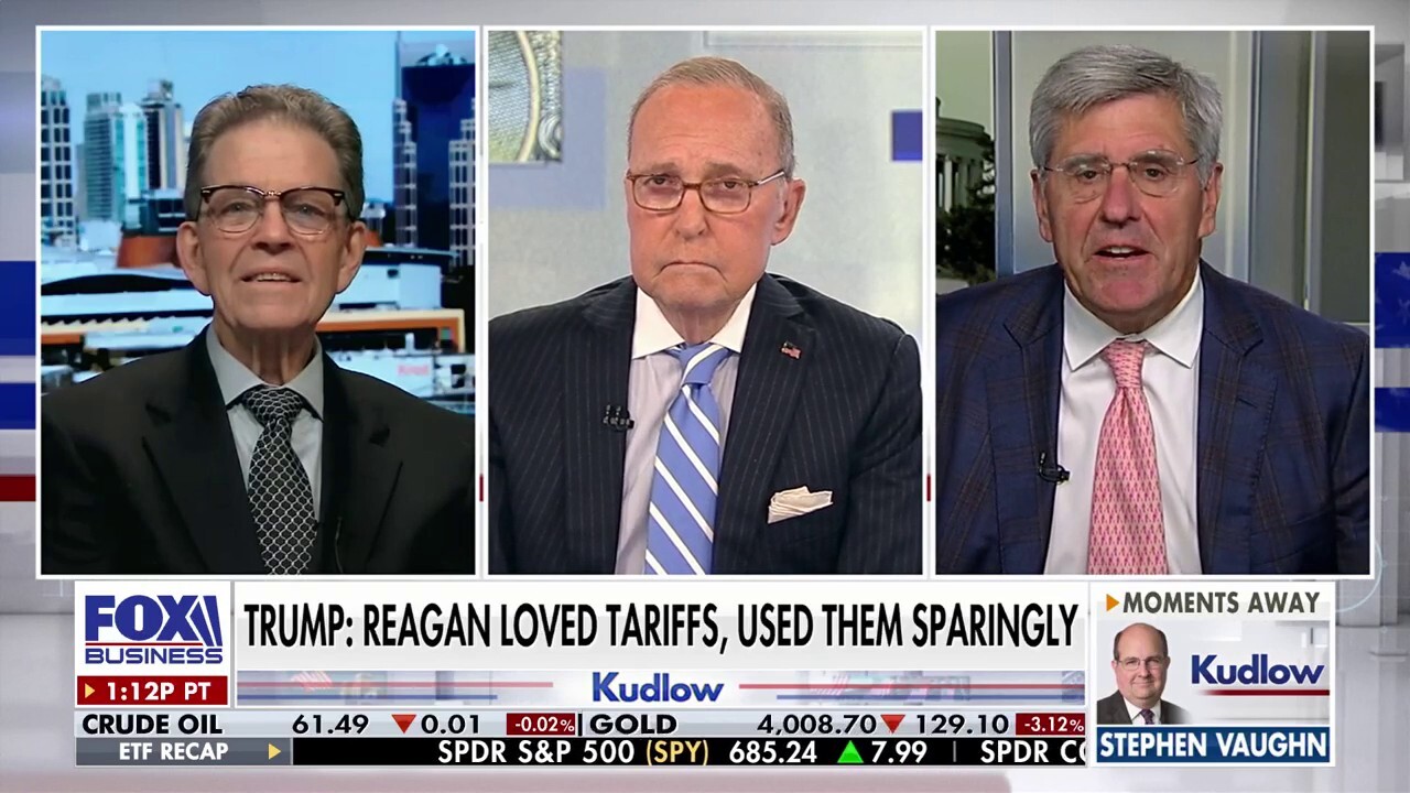 Heritage Foundation senior fellow Steve Moore and former Reagan economist Art Laffer discuss the strength of the US economy, President Donald Trump's tariffs and more on 'Kudlow.'