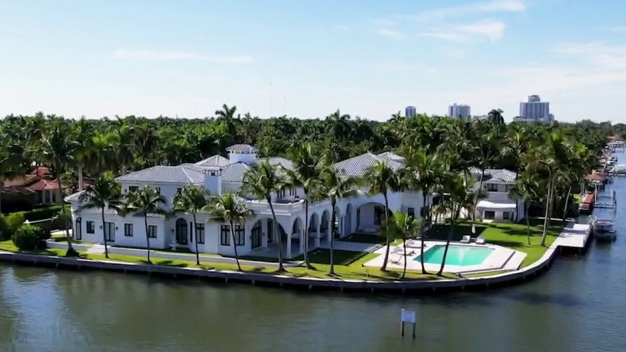 FOX Business Katrina Campins takes viewers through 900 S Northlake Dr., a triple corner lot in Hollywood, Florida, featuring 450-feet of waterfrontage on 'Mansion Global.'