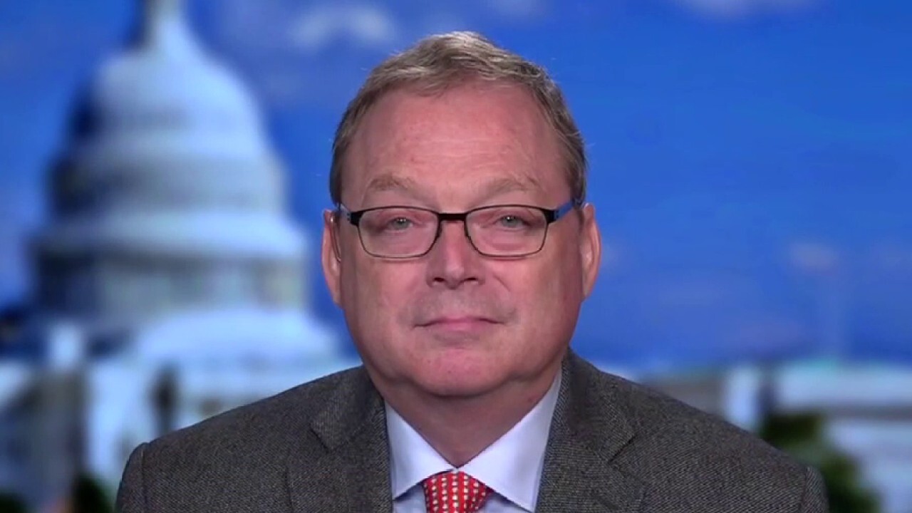 Former Trump Council of Economic Advisers Chairman Kevin Hassett argues consumers are as pessimistic as they were during the Great Recession.