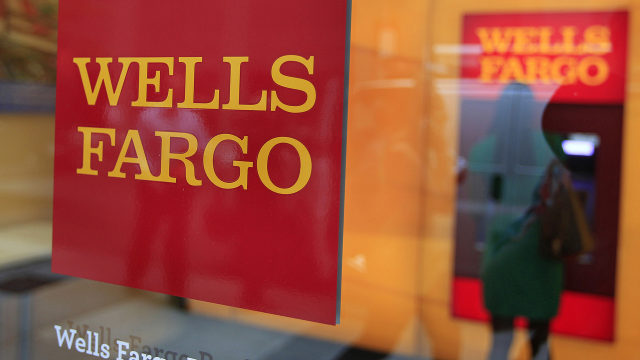 Who holds blame for Wells Fargos fraud allegations?
