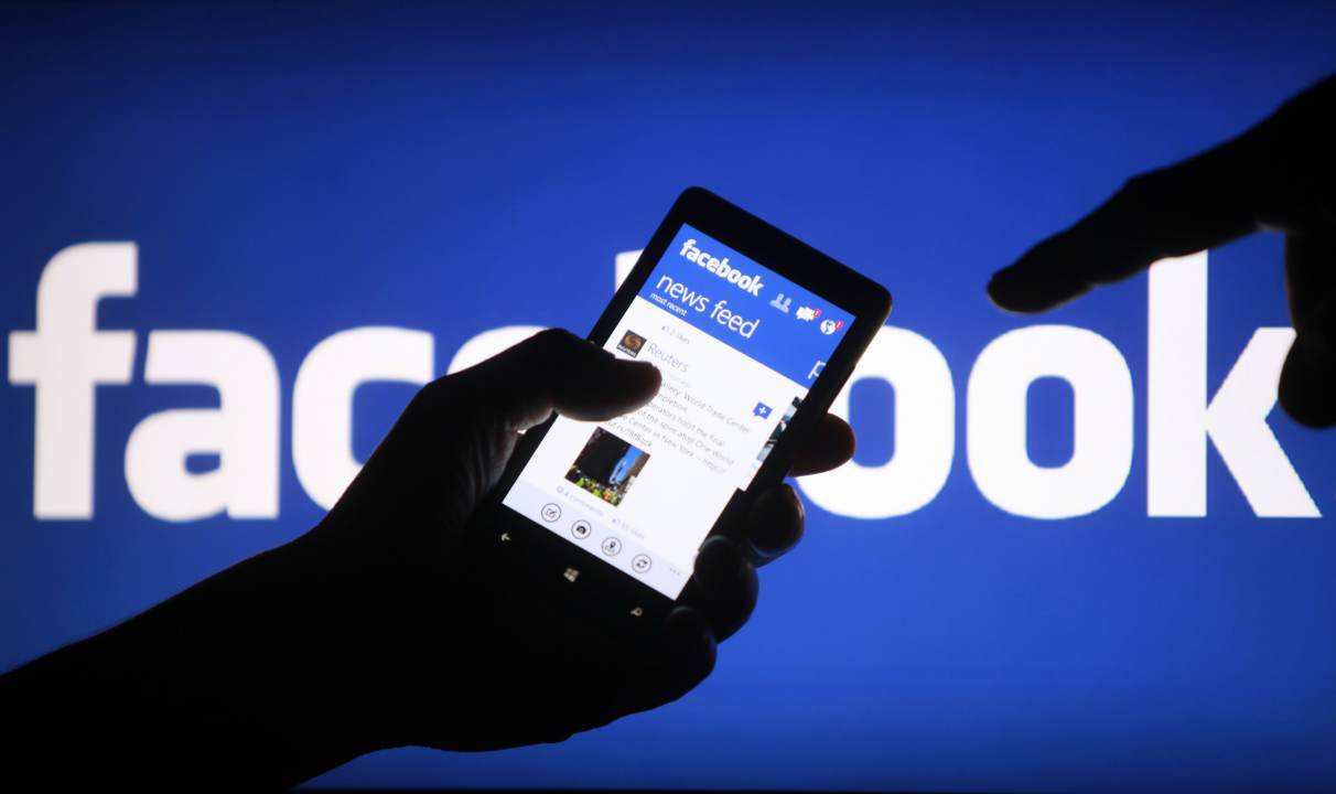 Americans concerned over social media screening 