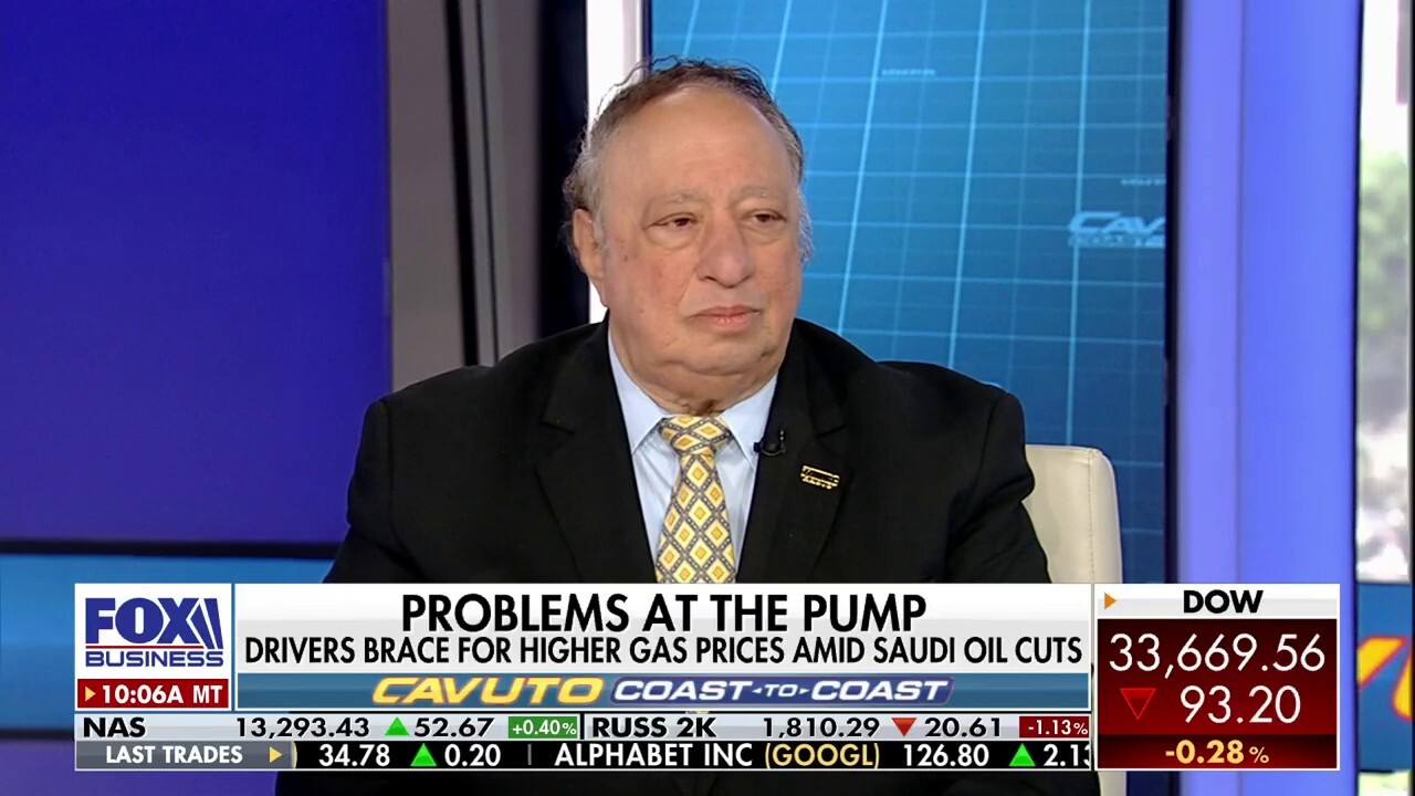 United Refining Company Chairman and CEO John Catsimatidis discusses Saudi Arabia cutting oil production, rising gas prices and the impact on American consumers.