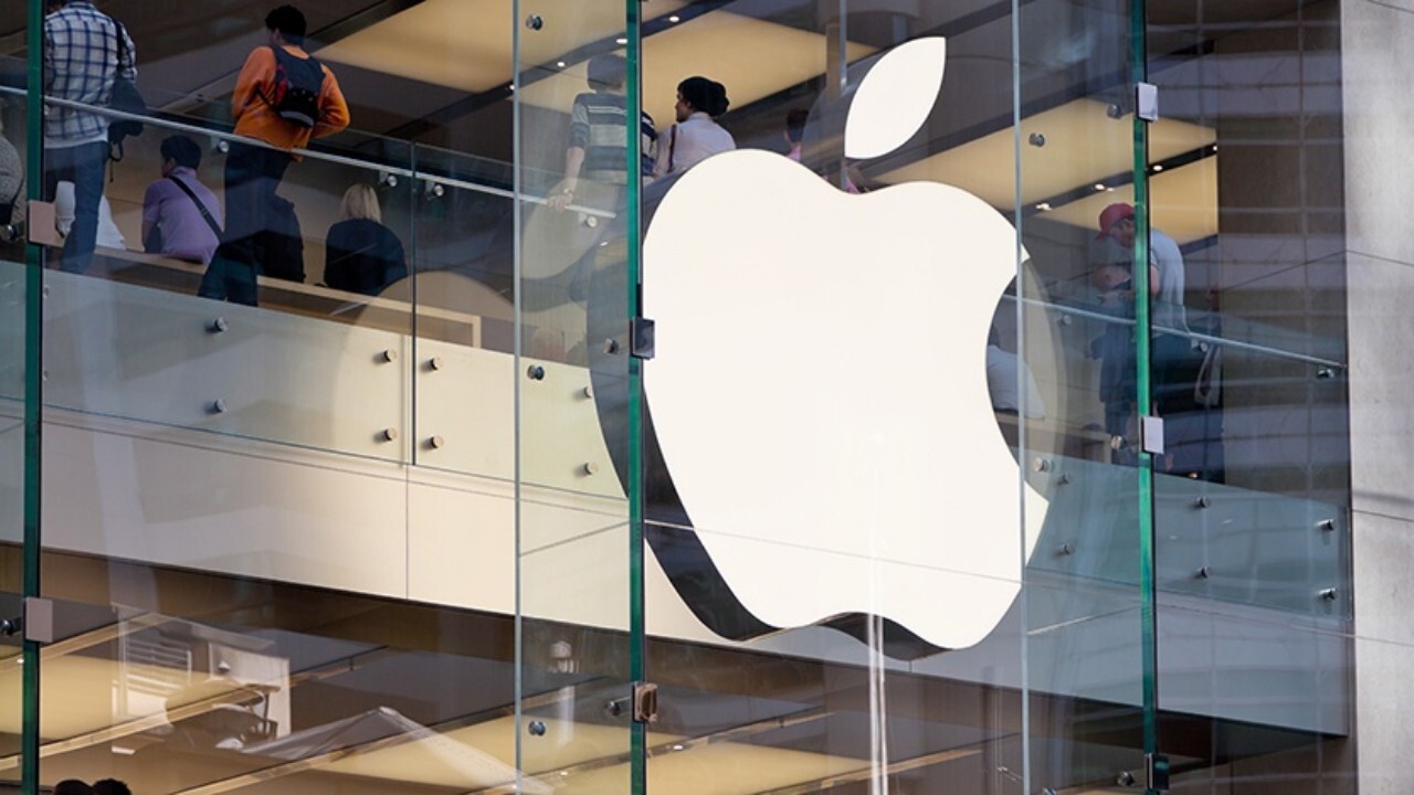 Constellation Research founder Ray Wang explains why he believes Apple will reveal it had a 'pretty good' quarter and that the company, along with news from Microsoft and Tesla, will likely help keep the floor under the market.