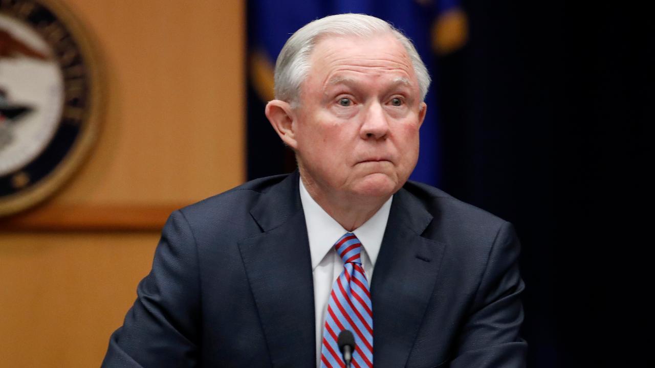 Sessions refuses to lift gag order on informant in Clinton-Russia probe 