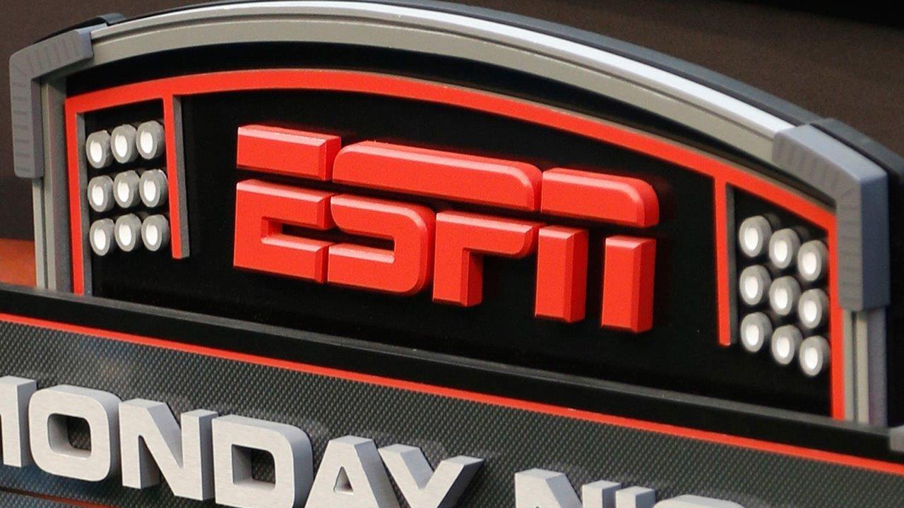 ESPN pulls reporter Robert Lee from UVA game
