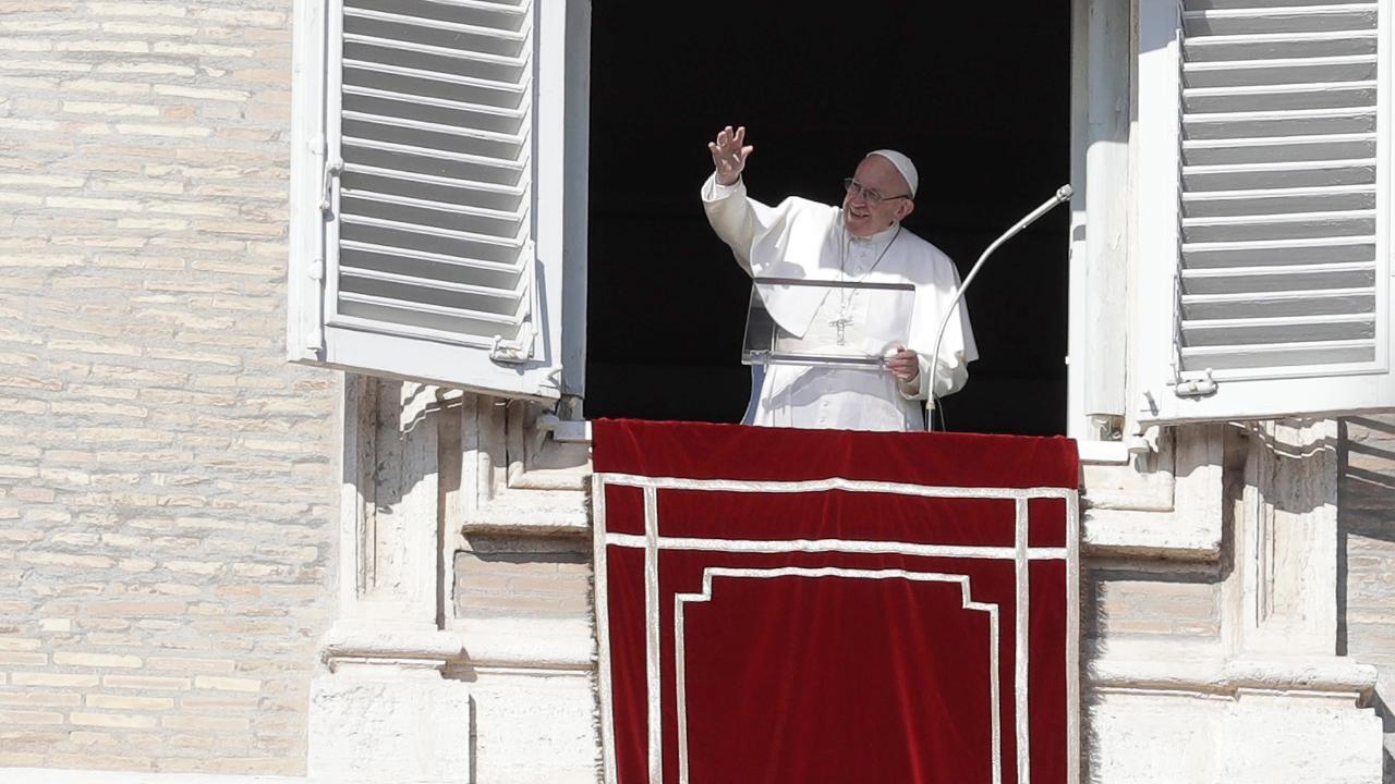 Pope Francis takes on income inequality