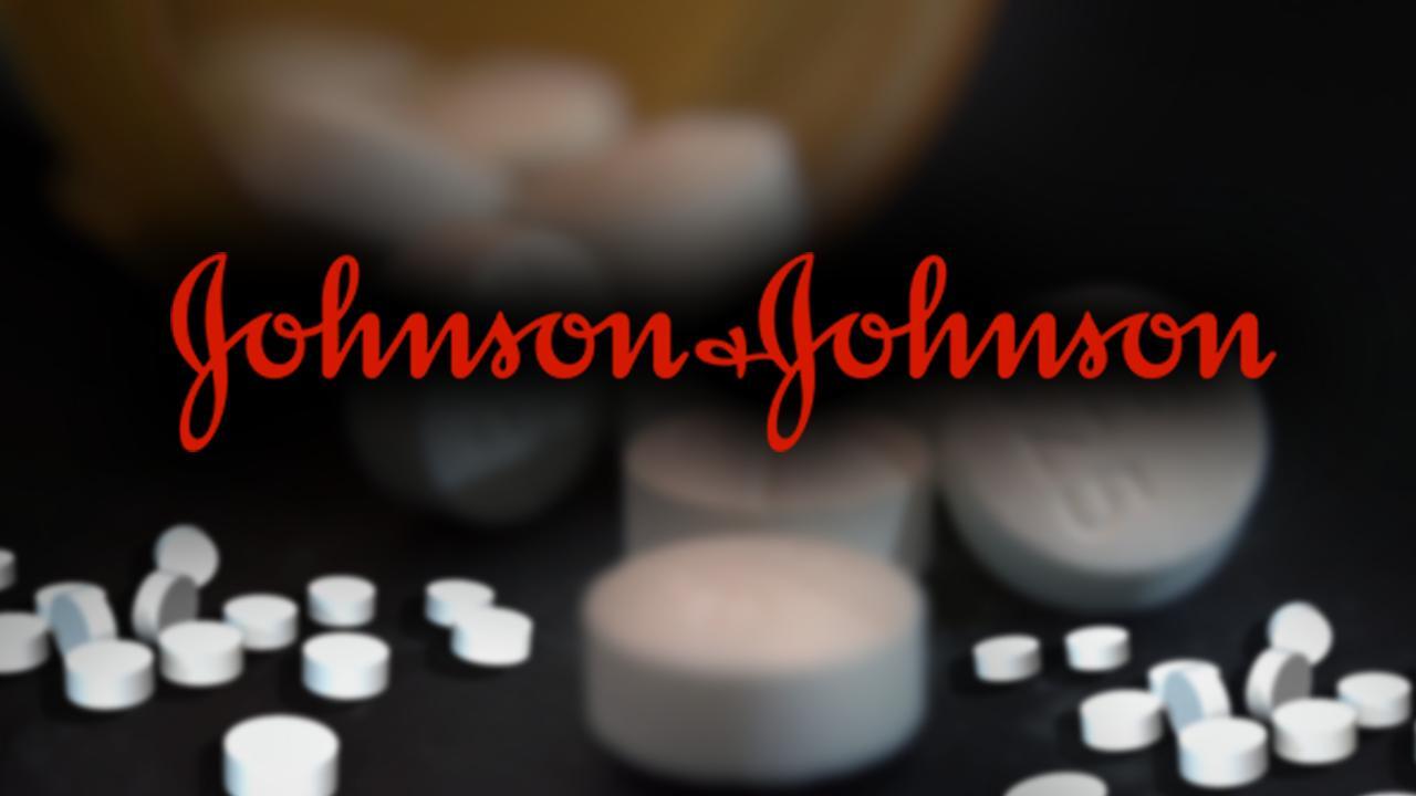 Johnson & Johnson recalls baby powder