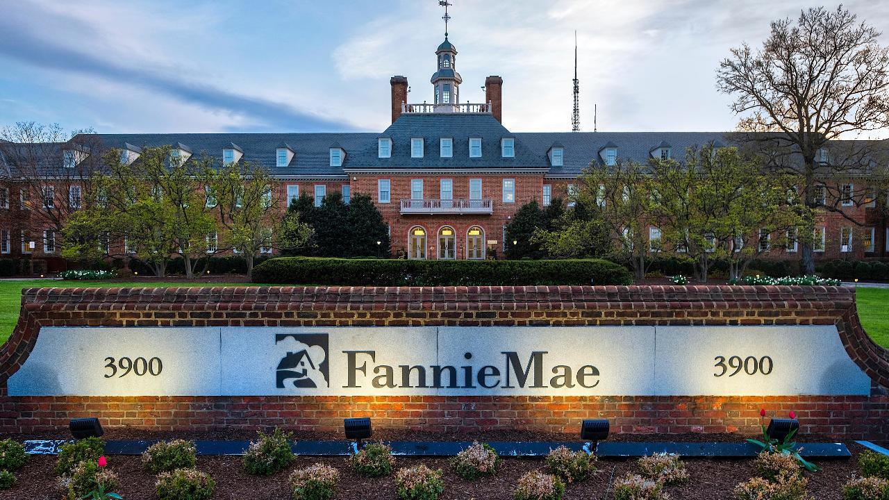 Trump calls for end to Fannie Mae, Freddie Mac conservatorship
