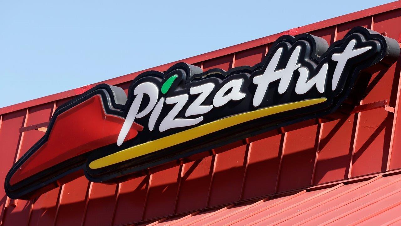 Florida Pizza Hut threatens to punish Irma-fleeing employees