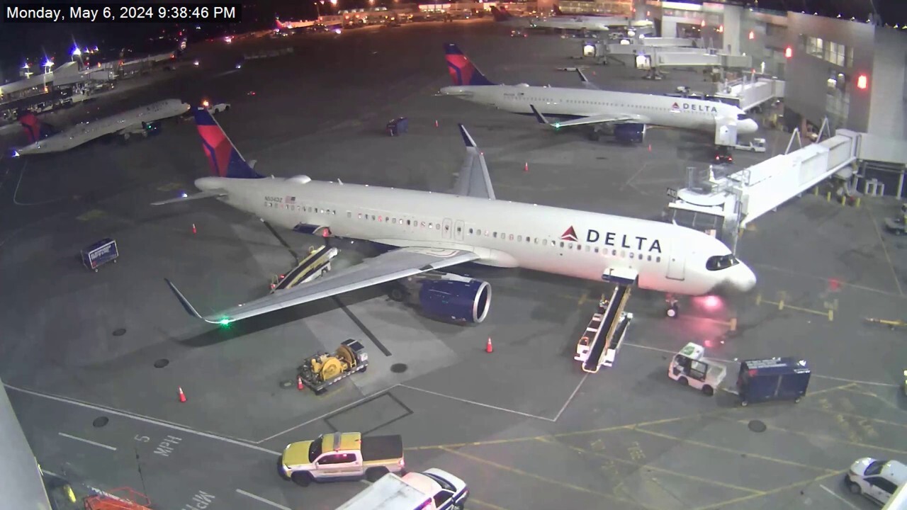 Delta Flight 604 catches fire after landing at Seattle-Tacoma International Airport on Monday, May 6. (Credit: Port of Seattle/SEA Airport/LOCAL NEWS X/TMX)