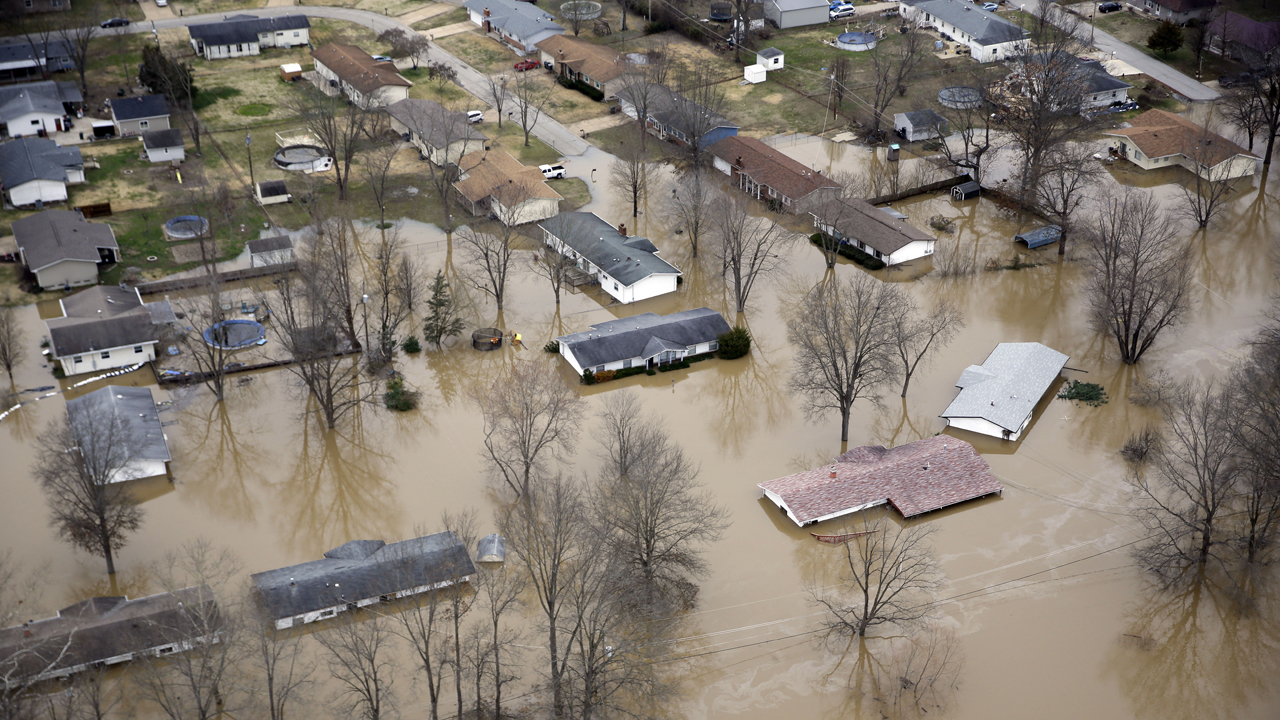 Midwest braces for more flooding as rivers rise