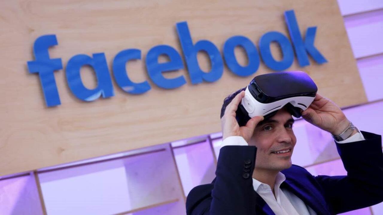 Facebook unveils $600 Oculus Rift