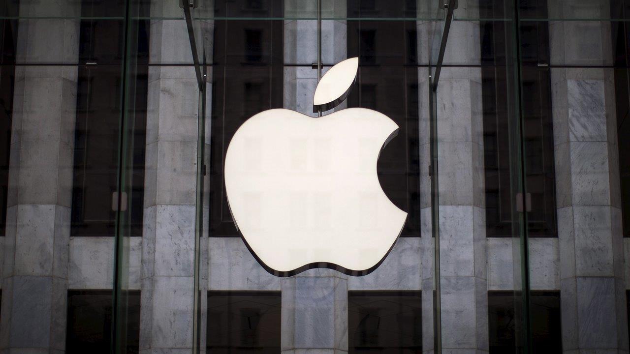 Will Apple earnings help drive Dow past 22,000?