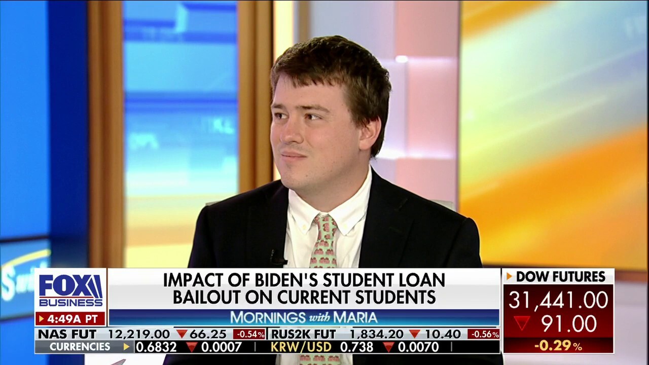 Biden admin ‘rewarding’ debt with student loan handouts: College student panel