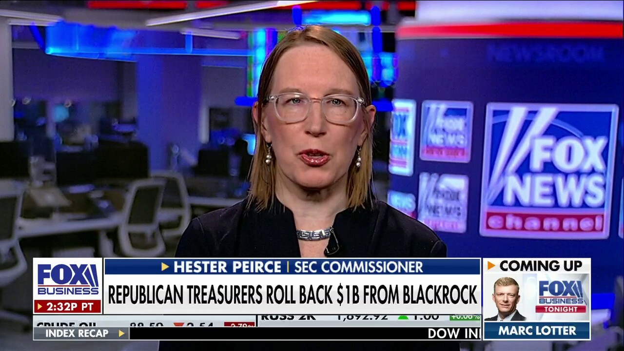 SEC commissioner Hester Peirce discusses the idea of ‘woke’ investing and how BlackRock is pushing back on the GOP, on ‘Fox Business Tonight.’